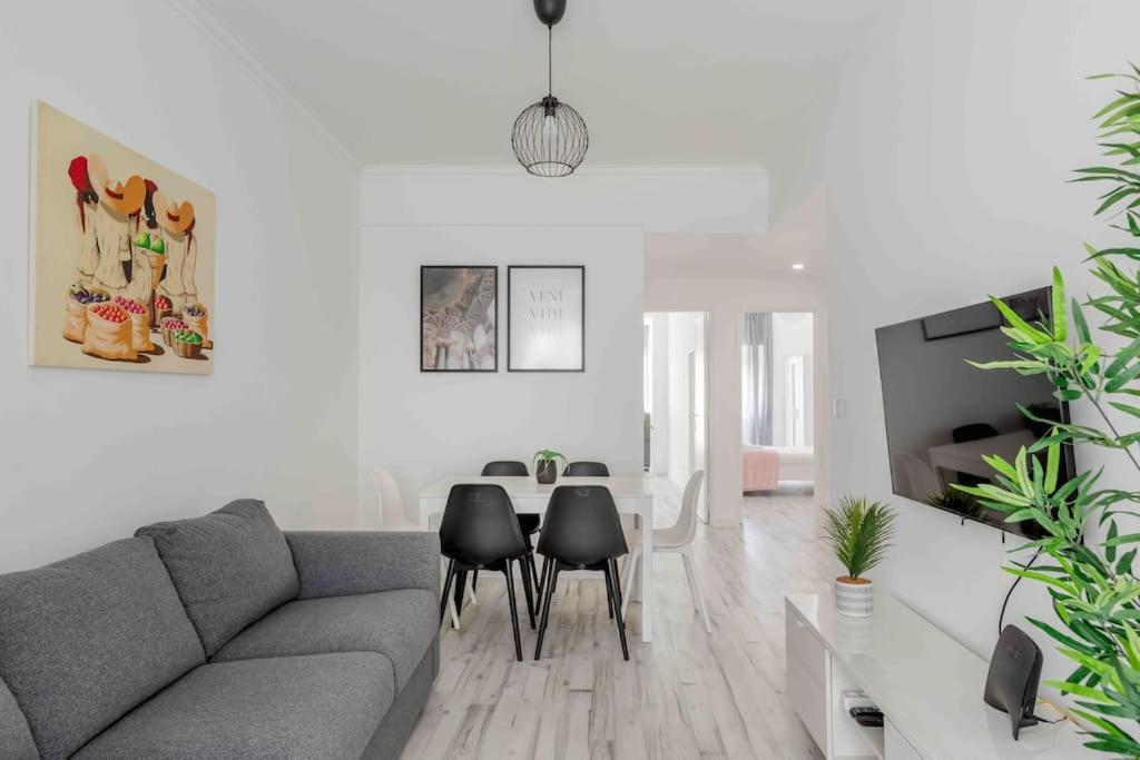 קלוז Lovely 3-Bedroom Condo W/ Free Parking On Premises מראה חיצוני תמונה